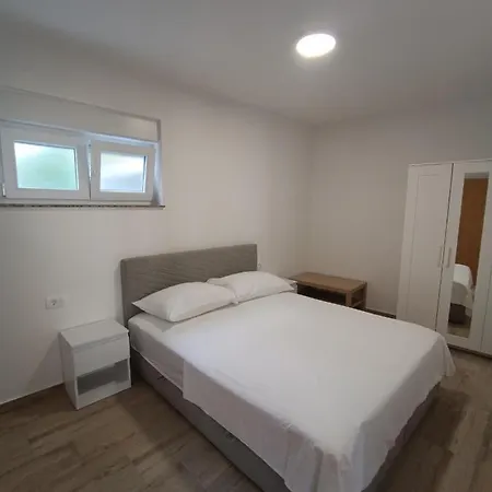 Marijo Saric Apartment Podstrana